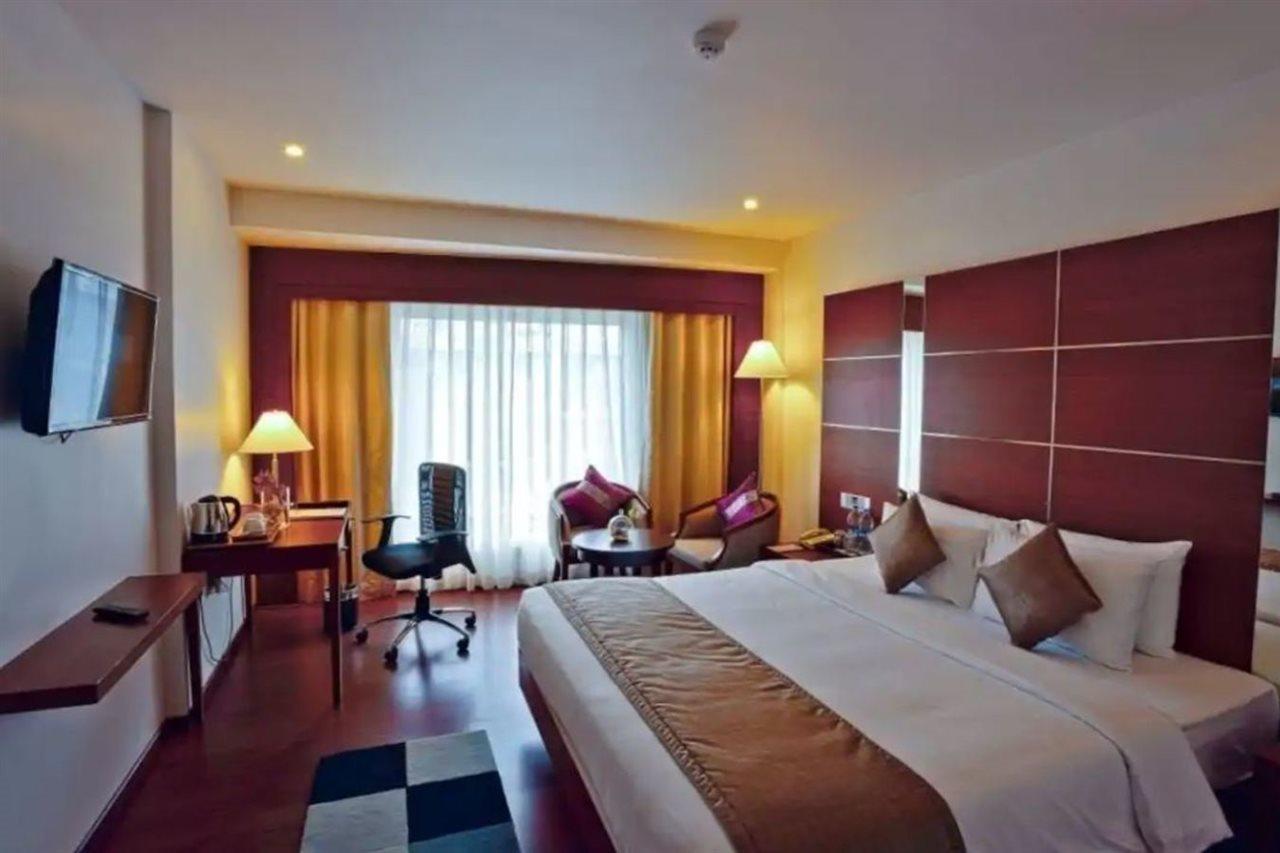 Olive Downtown Hotel Kochi Exterior foto