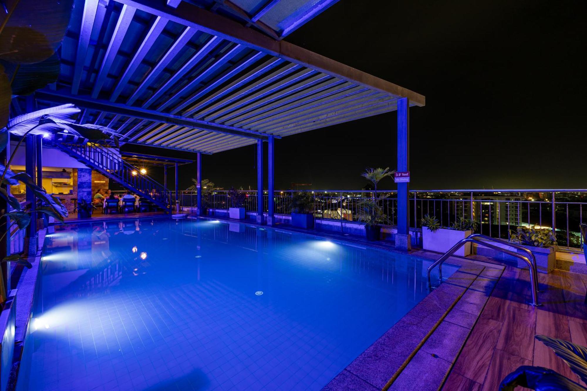 Olive Downtown Hotel Kochi Exterior foto