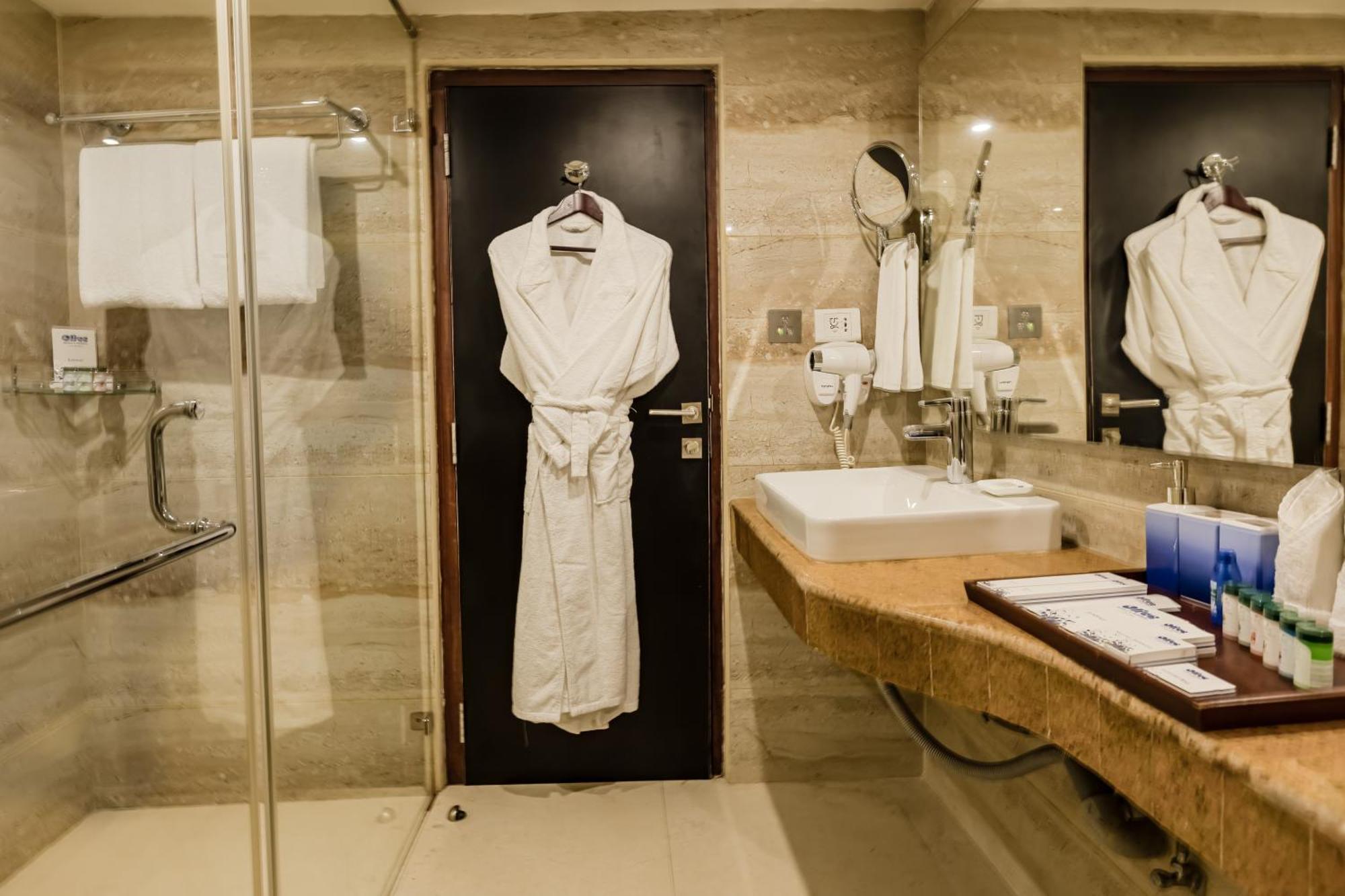 Olive Downtown Hotel Kochi Exterior foto